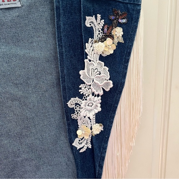 Wanted by Beads beautiful denim shawl/vest with beads and fringe. One size - Picture 2 of 7
